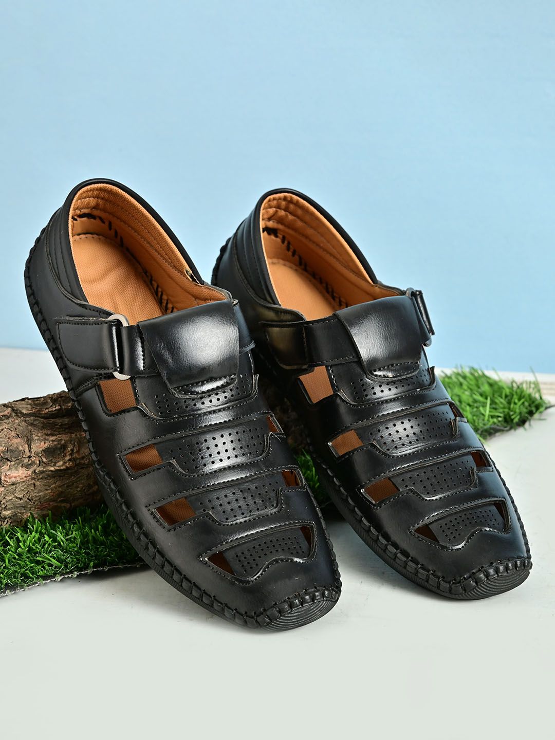 INVICTUS Men Black Shoe-Style Sandals