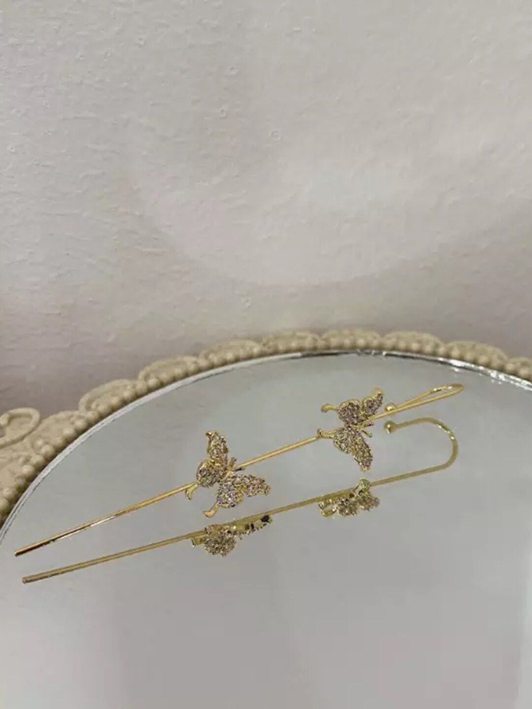 Vembley Woman Gold-Toned Studed Butterfly Ear Cuff