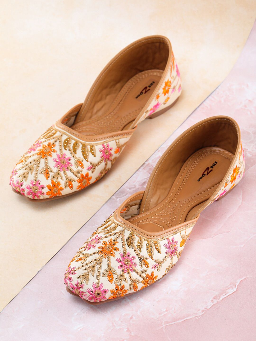 Shezone Women Cream-Coloured Embellished Ethnic Mojaris Flats