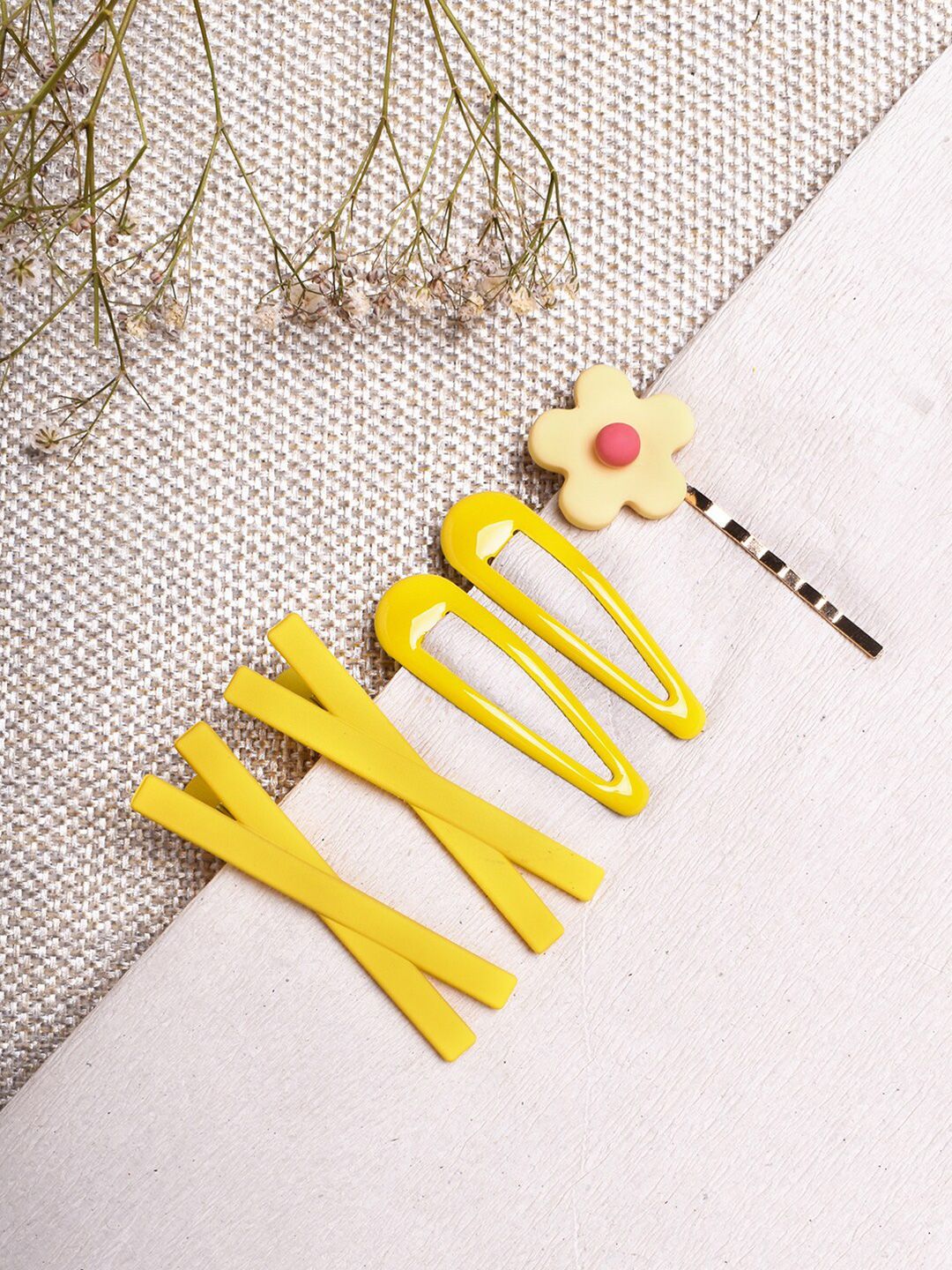 BEWITCHED Women Yellow & Pink Set of 5 Tic Tac Hair Clip & Bobby Pin