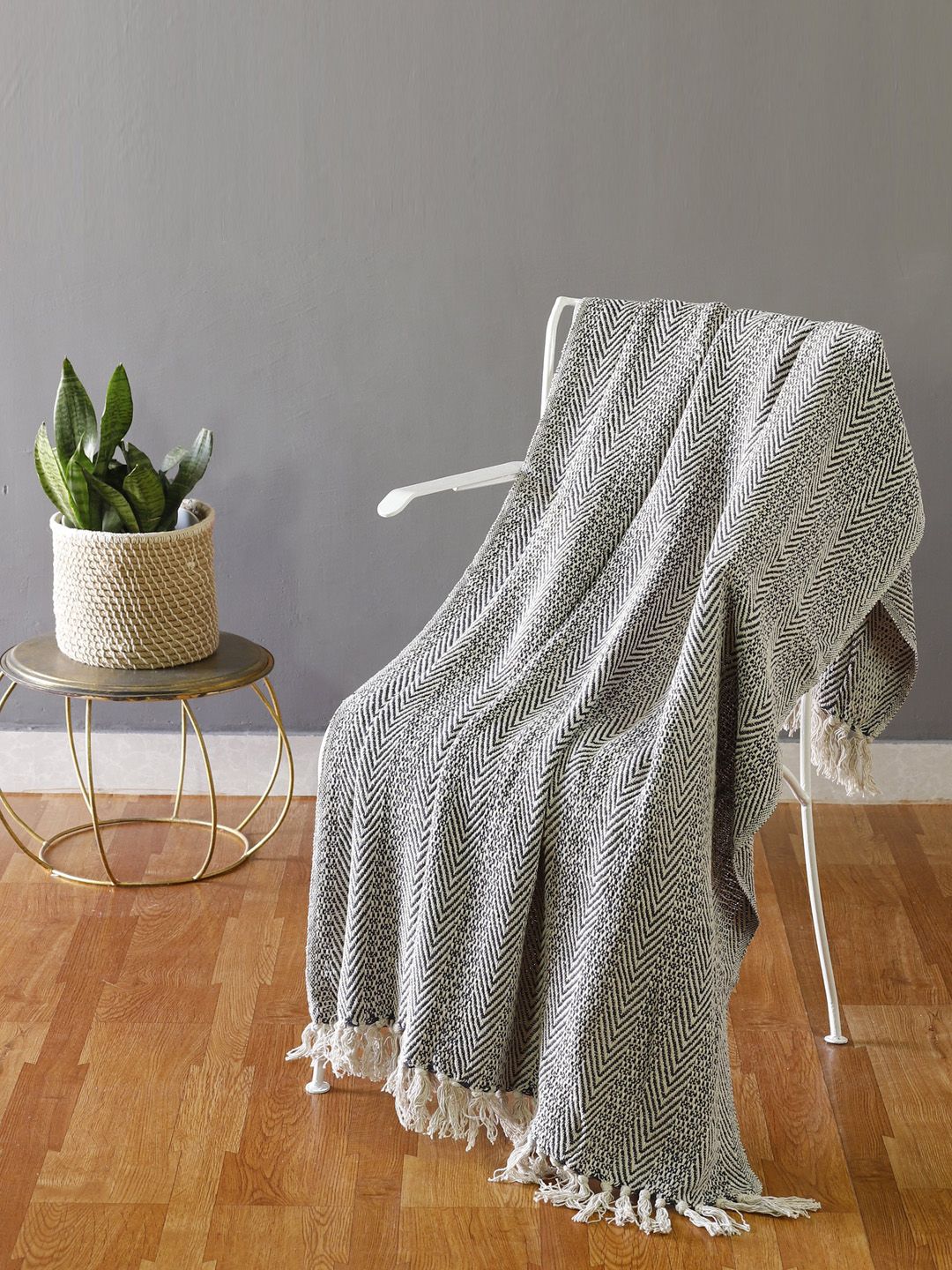 HANDICRAFT PALACE Black & White Self-Design Cotton Knitted Throw Blanket
