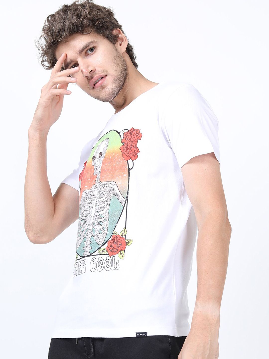 HIGHLANDER Men White & Pink Printed Slim Fit Cotton T-shirt