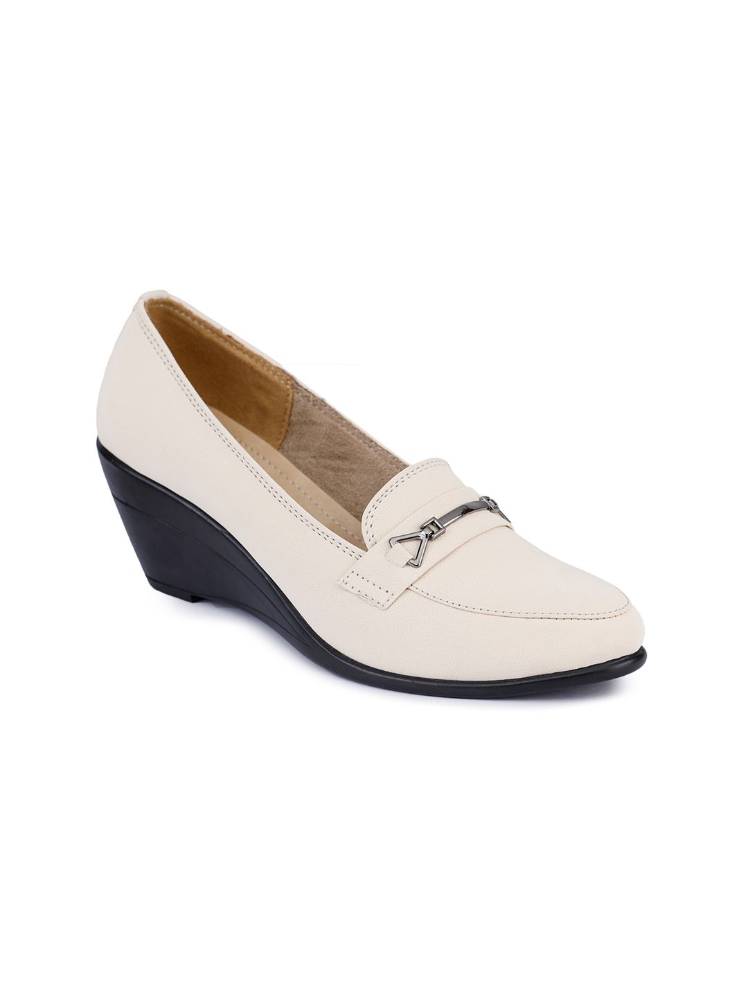 VALIOSAA Cream-Coloured Textured Wedge Pumps