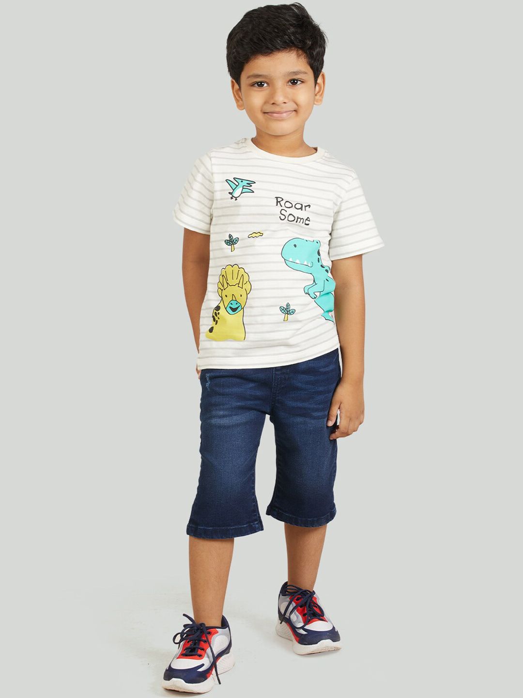 Zalio Boys White & Blue Printed T-shirt with Trousers