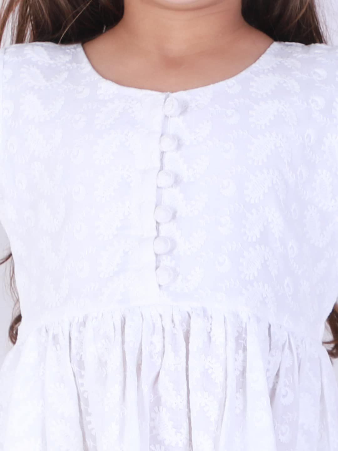 Girls White Chikankari Cotton Republic Day Kurta And Leggings 2
