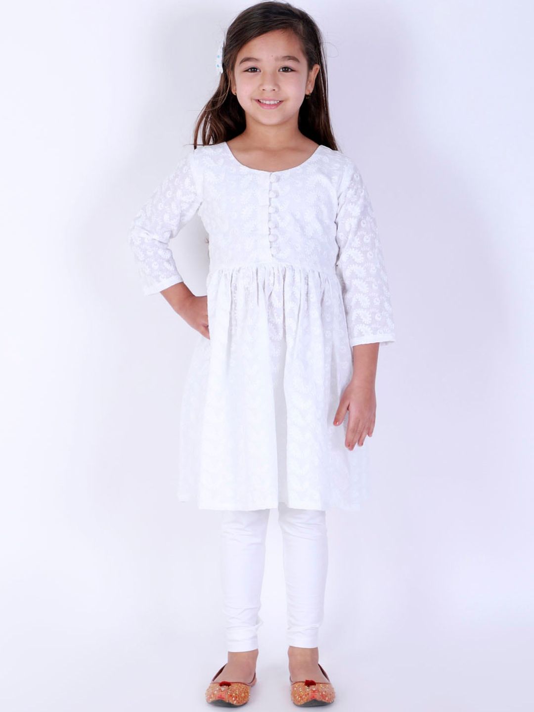 Girls White Chikankari Cotton Republic Day Kurta And Leggings 6