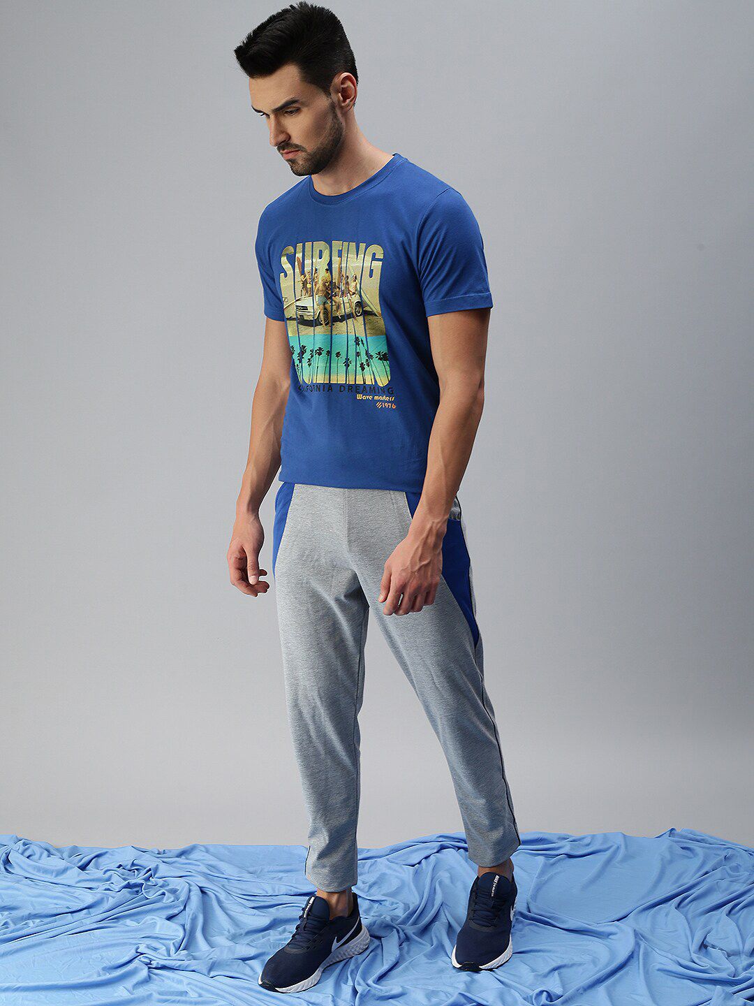 ONN Men Blue Typography Printed T-shirt