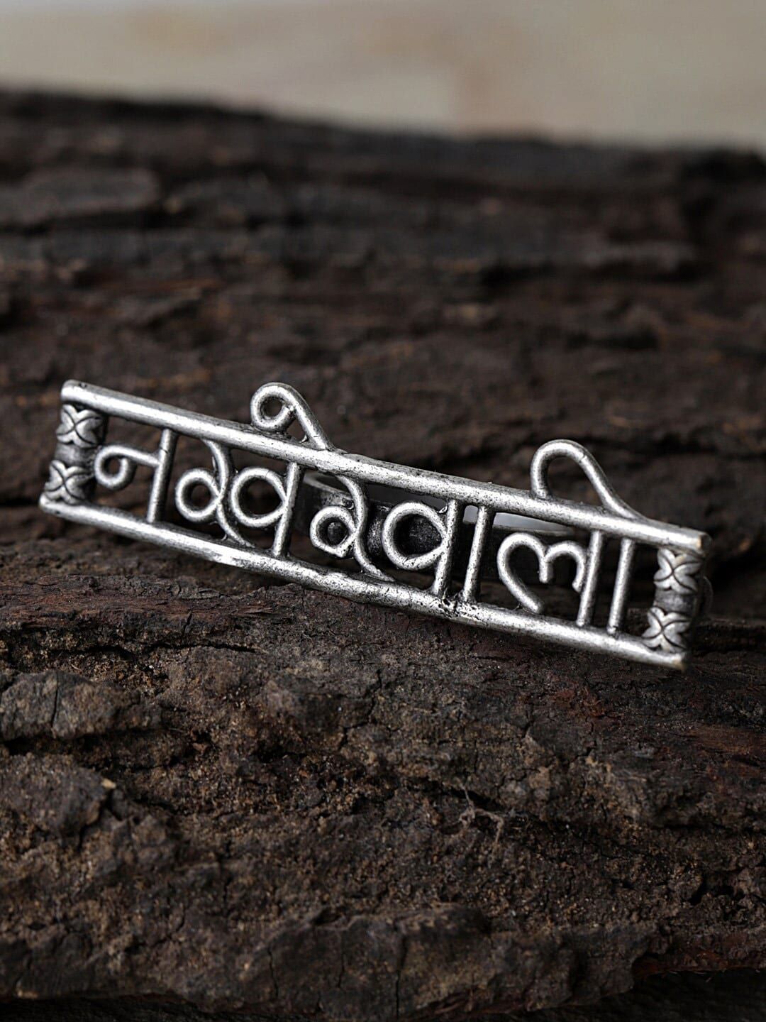VENI womens Oxidized Silver-Plated Nakhrewali-Charm Finger Ring