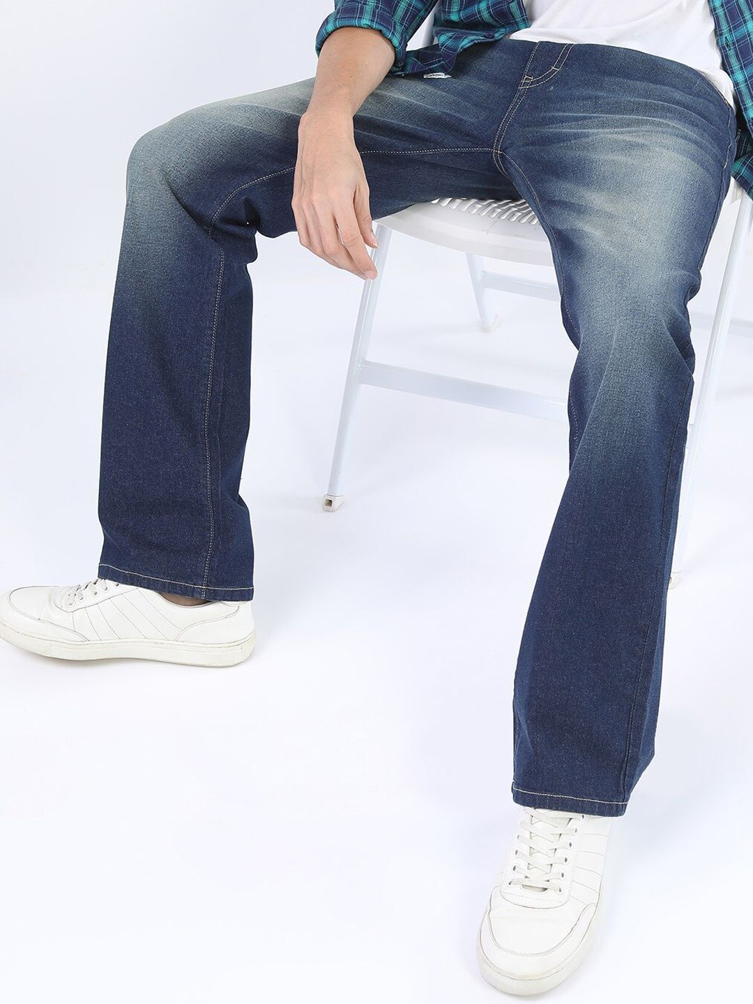 HIGHLANDER Men Blue Bootcut Light Fade Stretchable Jeans