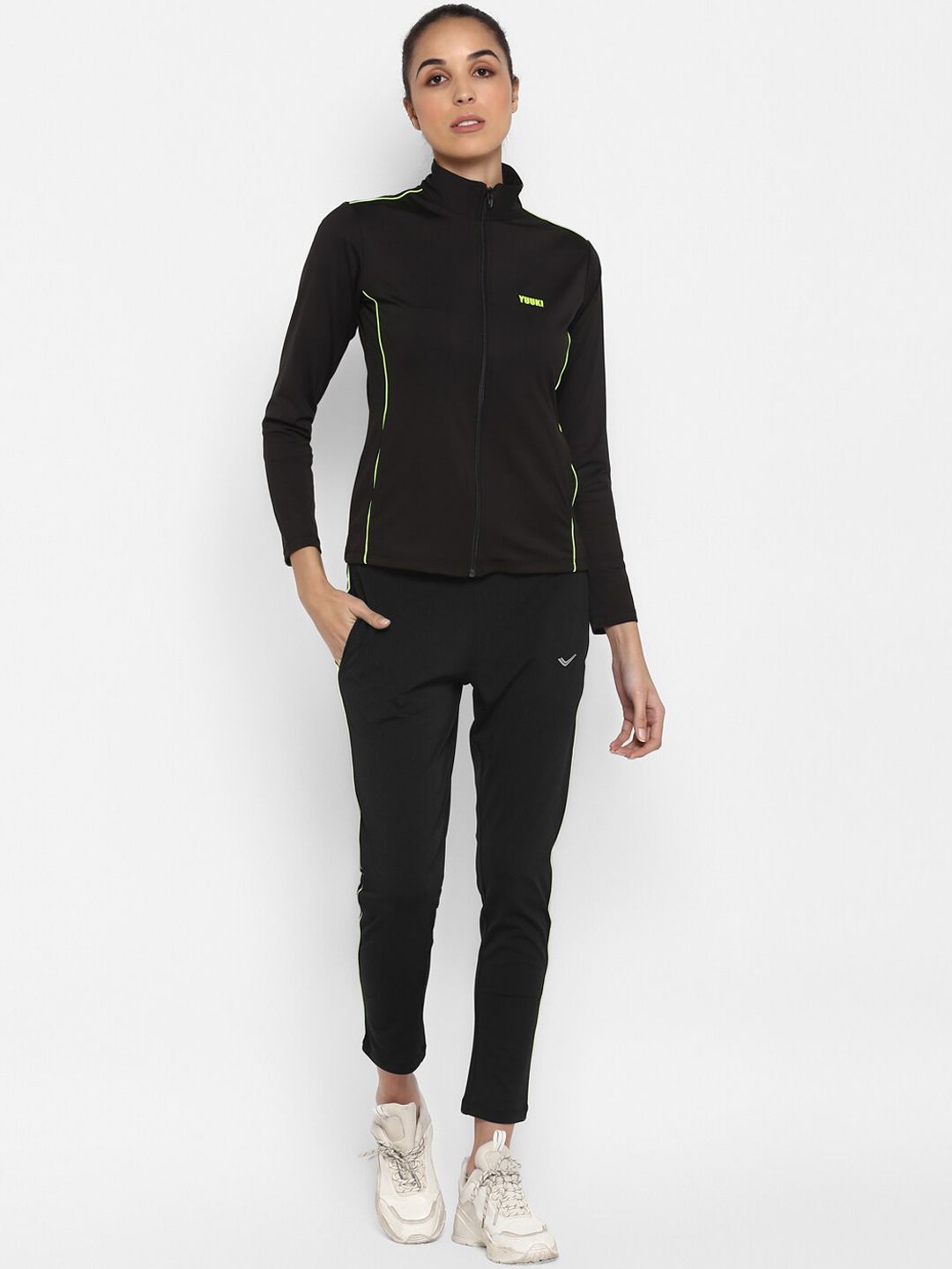 Yuuki Women Black Solid Tracksuits