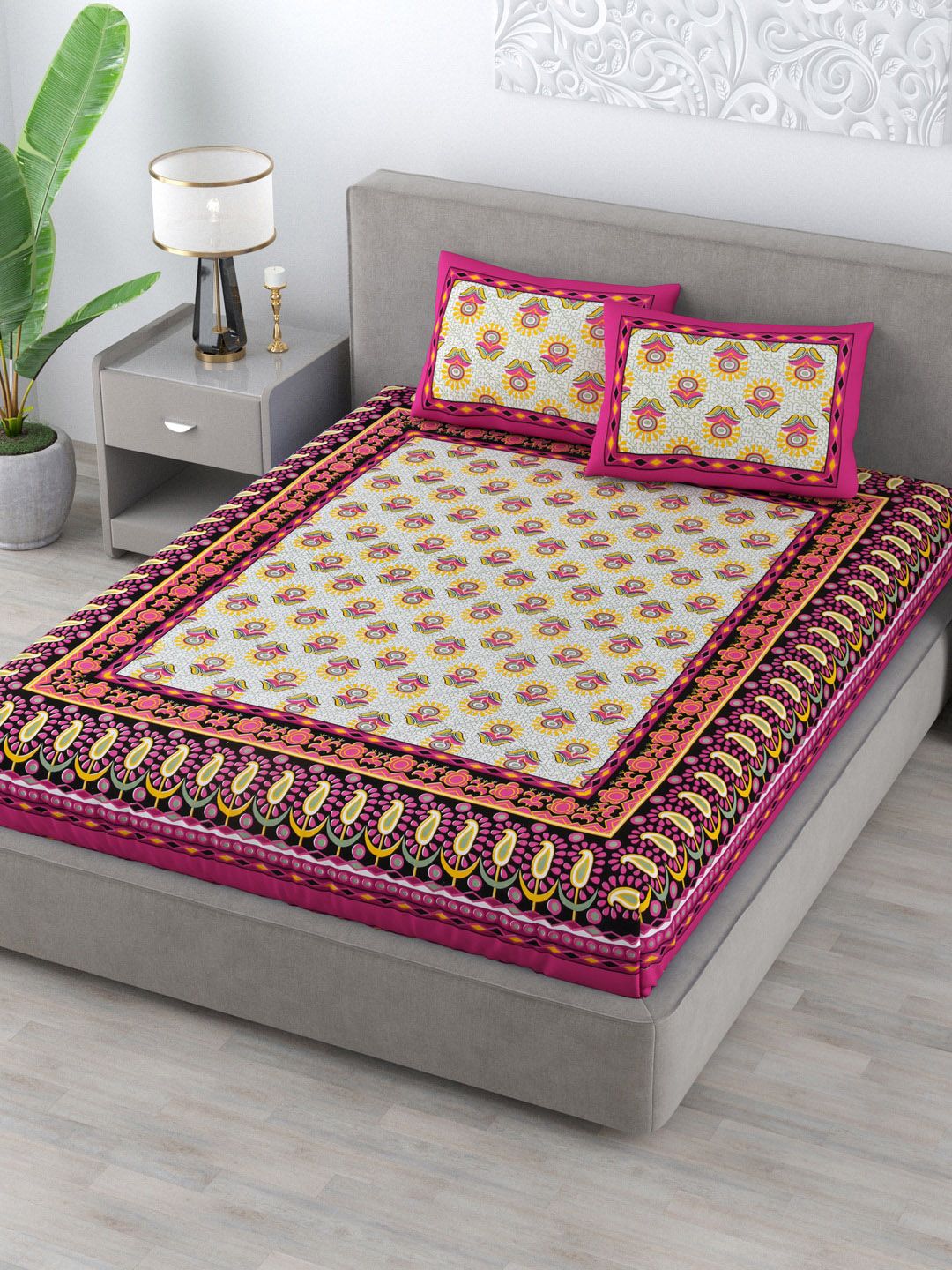 Varde Green & Pink Ethnic Motifs 120 TC Queen Bedsheet with 2 Pillow Covers