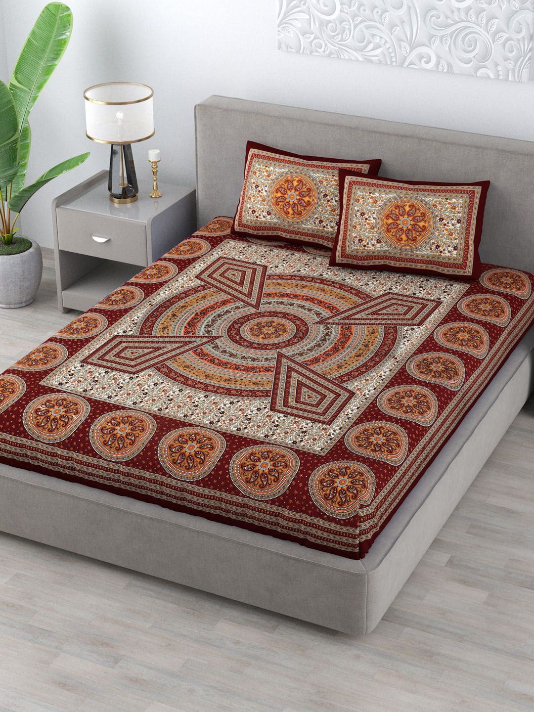 Varde Brown & White Ethnic Motifs 120 TC Cotton Queen Bedsheet with 2 Pillow Covers