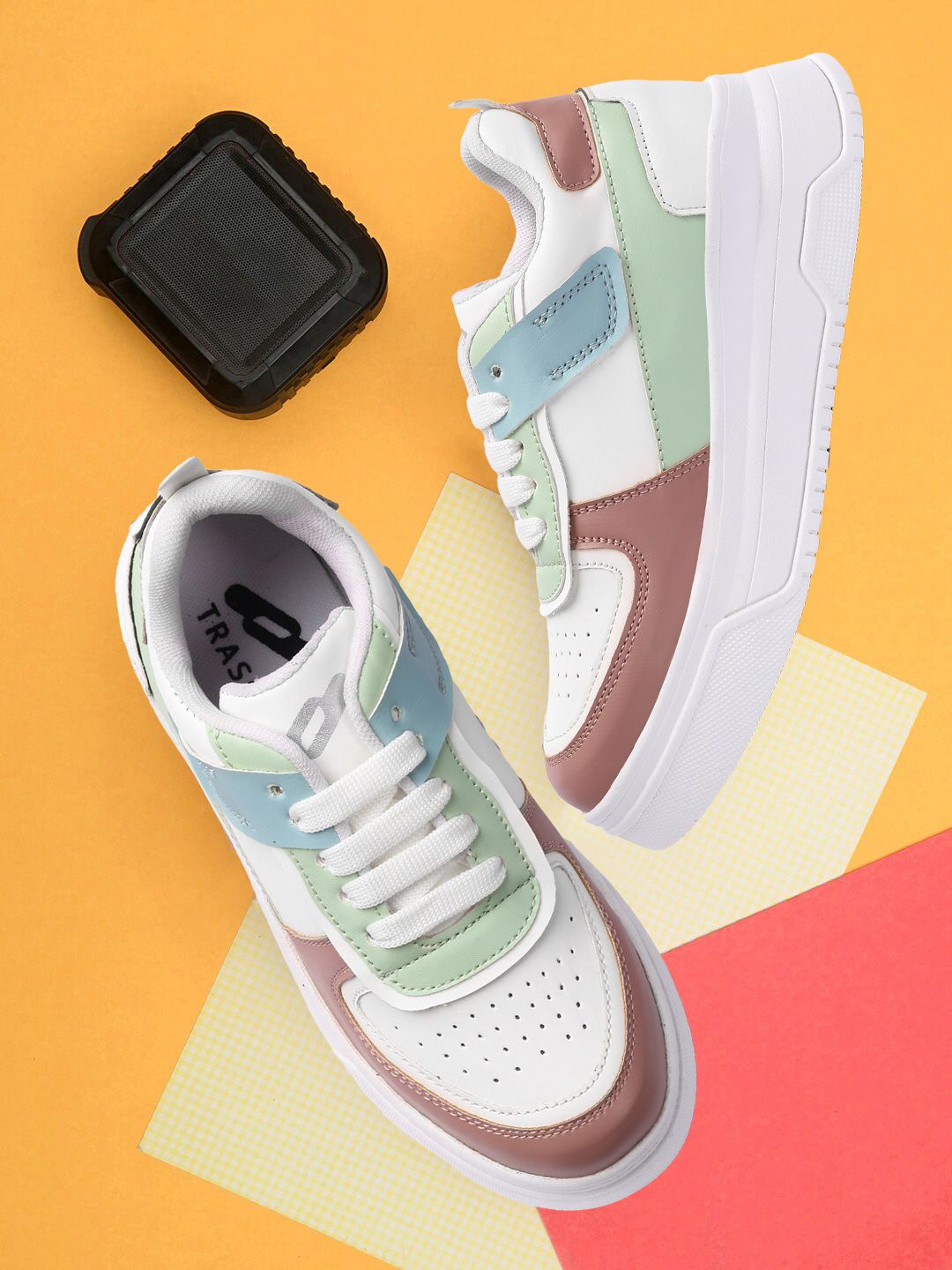 TRASE Women White Colourblocked Lace-Up Sneakers