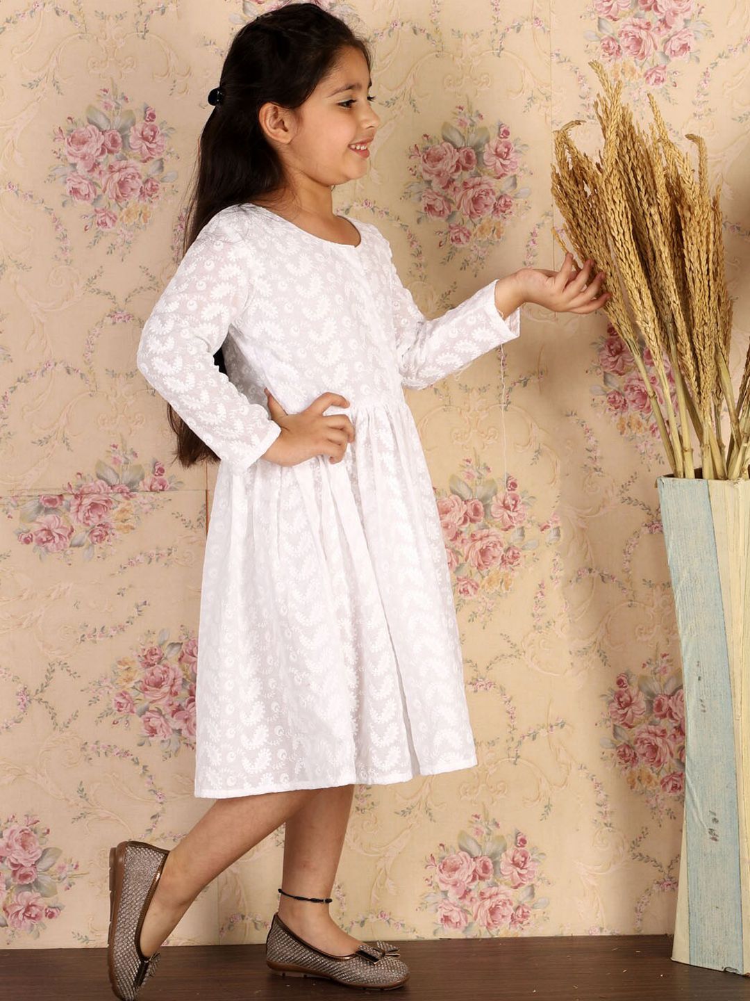Girls White Chikankari Cotton Ethnic Dress 3