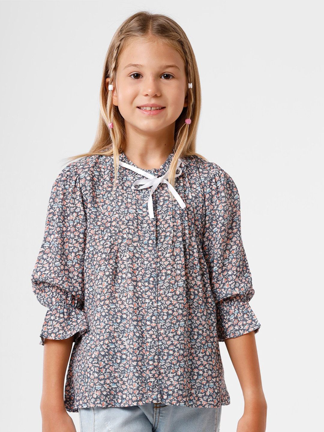 KATE & OSCAR Blue Floral Print Tie-Up Neck Top