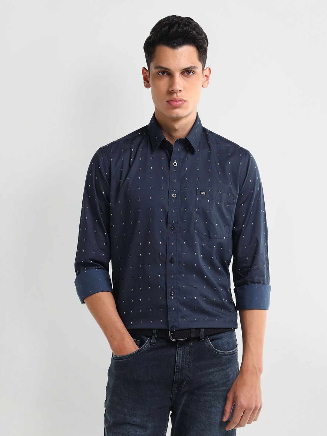 Arrow Men Classic Spread Collar Micro Ditsy Printed Cotton Casual Shirt
