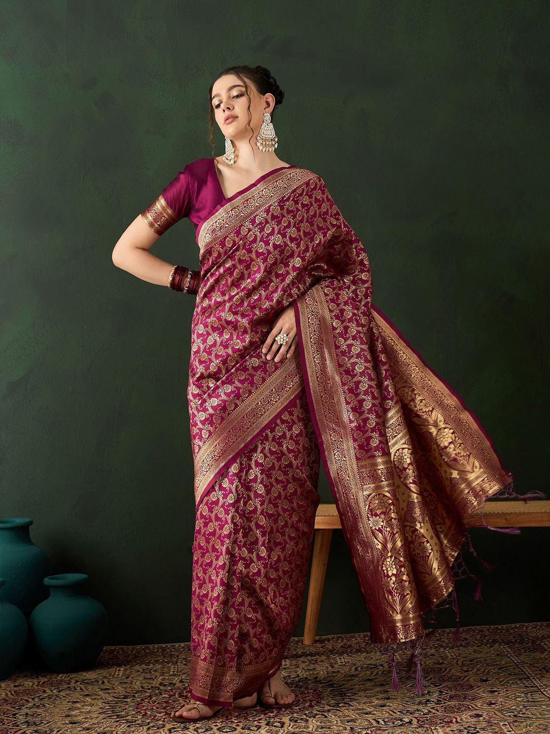 Woven Design Saree With Blouse Piece 2