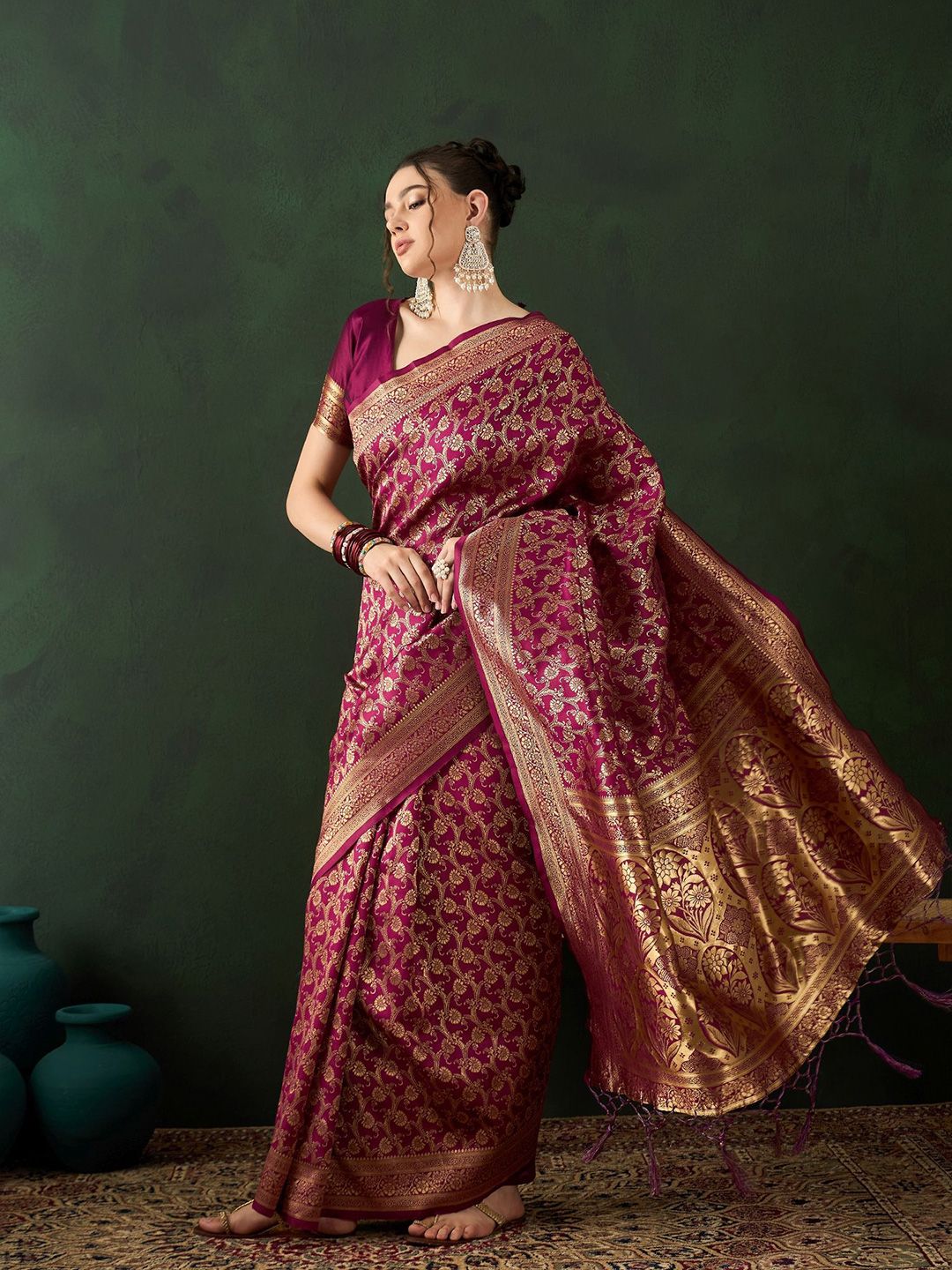 Woven Design Saree With Blouse Piece 3