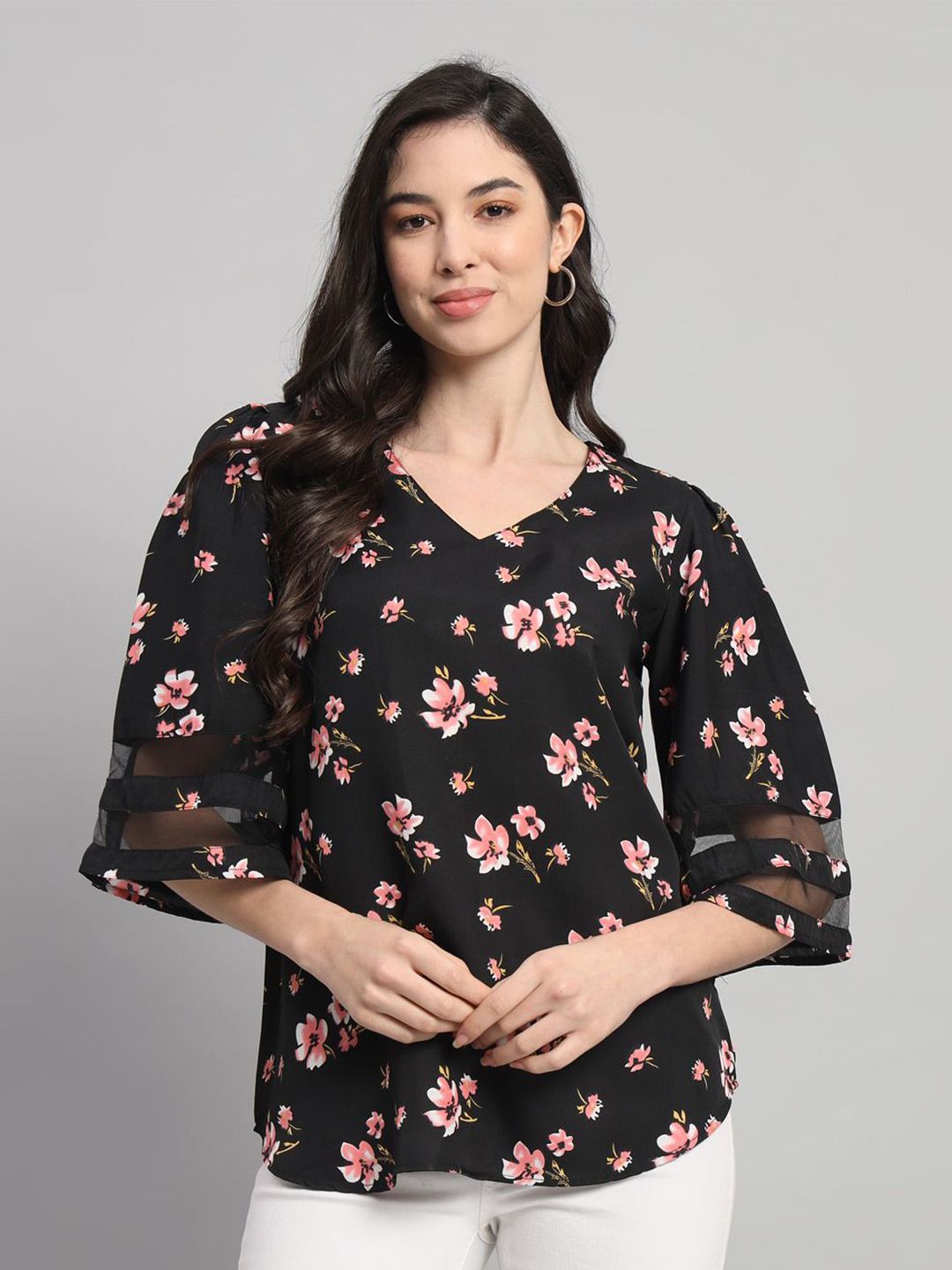 Curvydrobe Women Floral Printed V-Neck Top