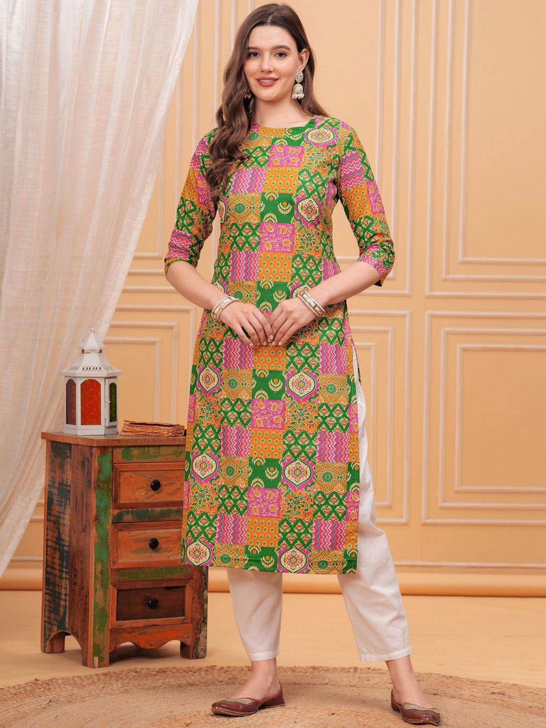 NEW4U Round Neck Geometric Printed Straight Cotton Kurta
