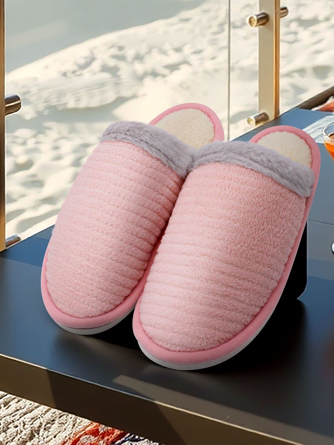 JENNA Women Colourblocked Room Slippers
