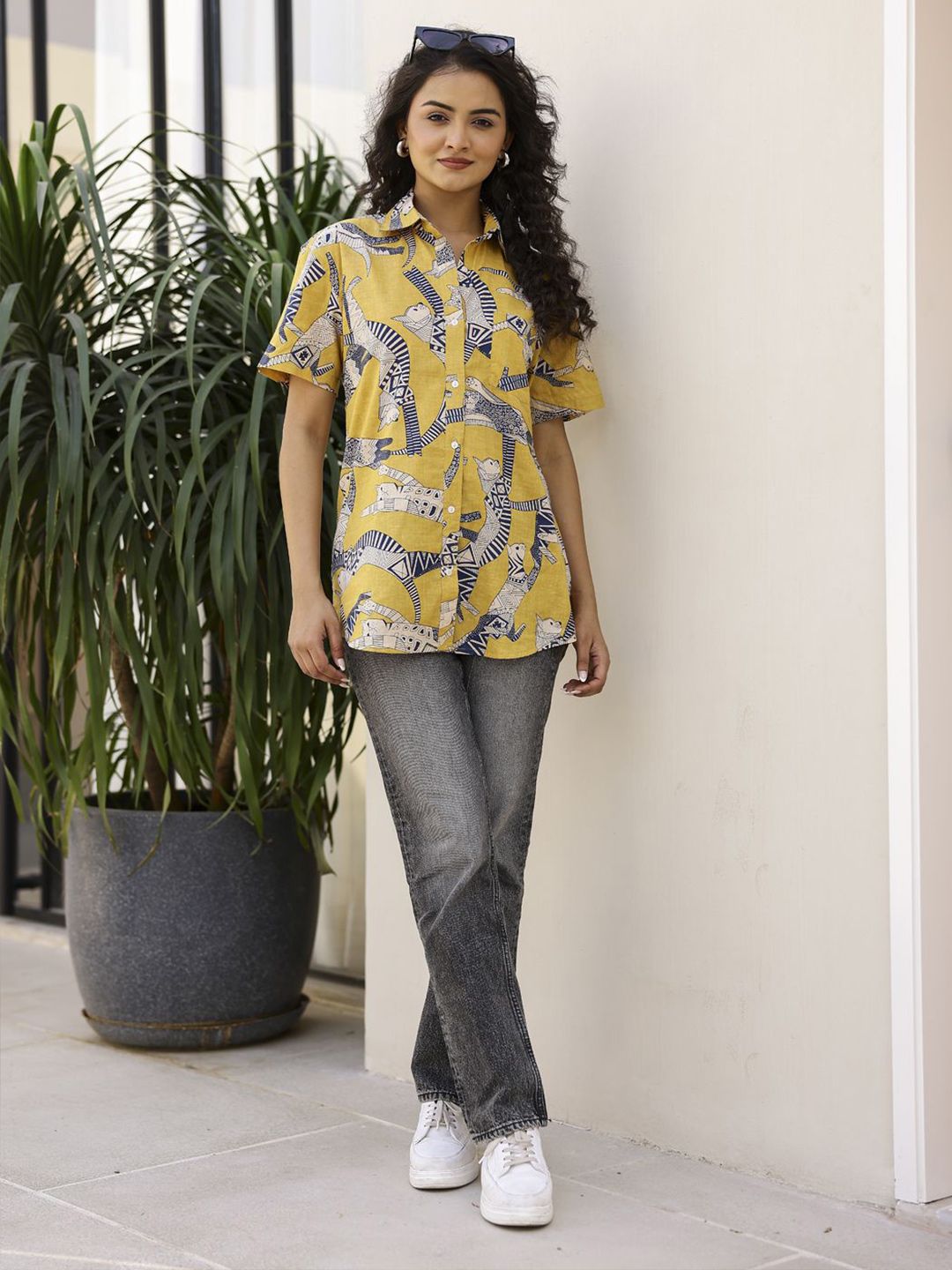 SANSKRUTIHOMES Abstract Cotton Long Sleeves Shirt