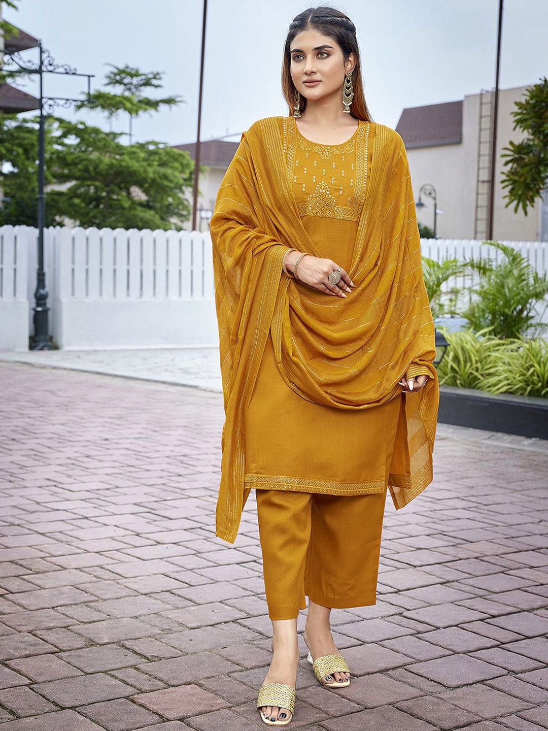 DIVASTRI Women Ethnic Motifs Embroidered Regular Kurta with Trousers & With Dupatta