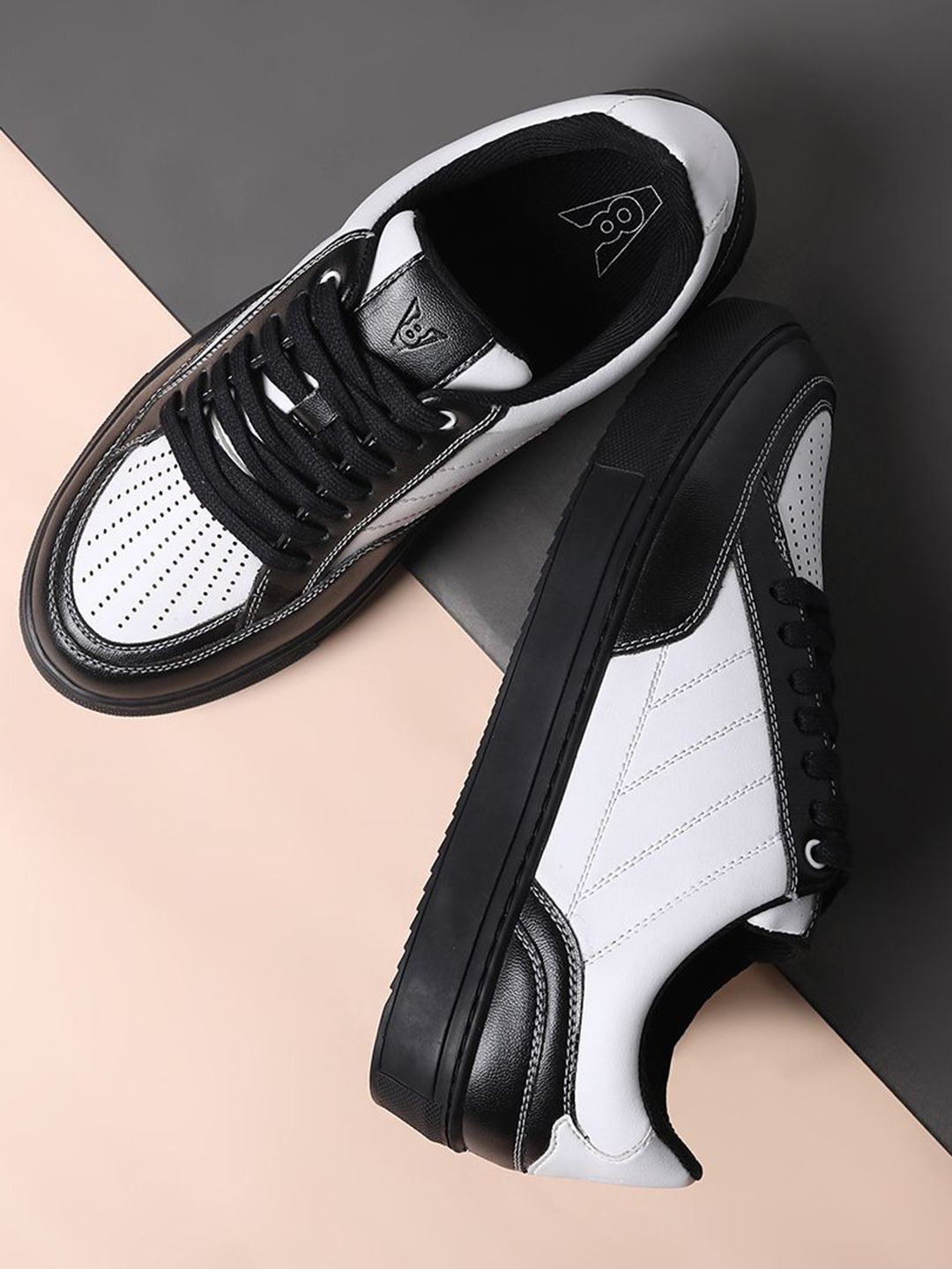 V8 by Ruosh Men Round Toe Lace-Ups Sneakers