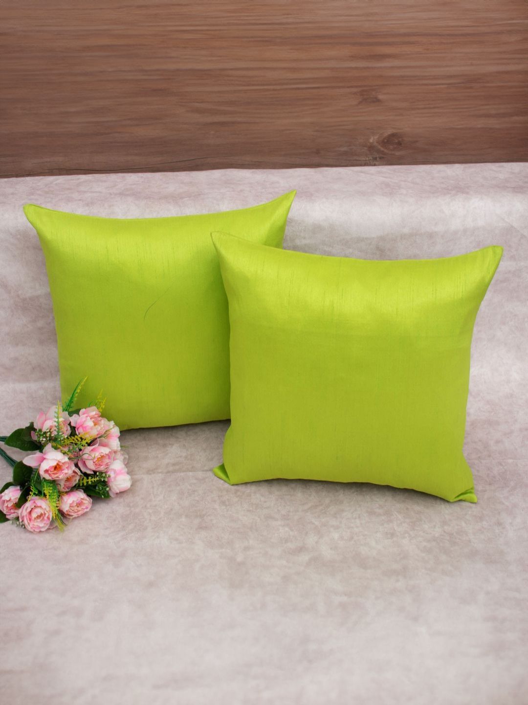 RoyalDeco Green Set of 2 Square Cushion Covers