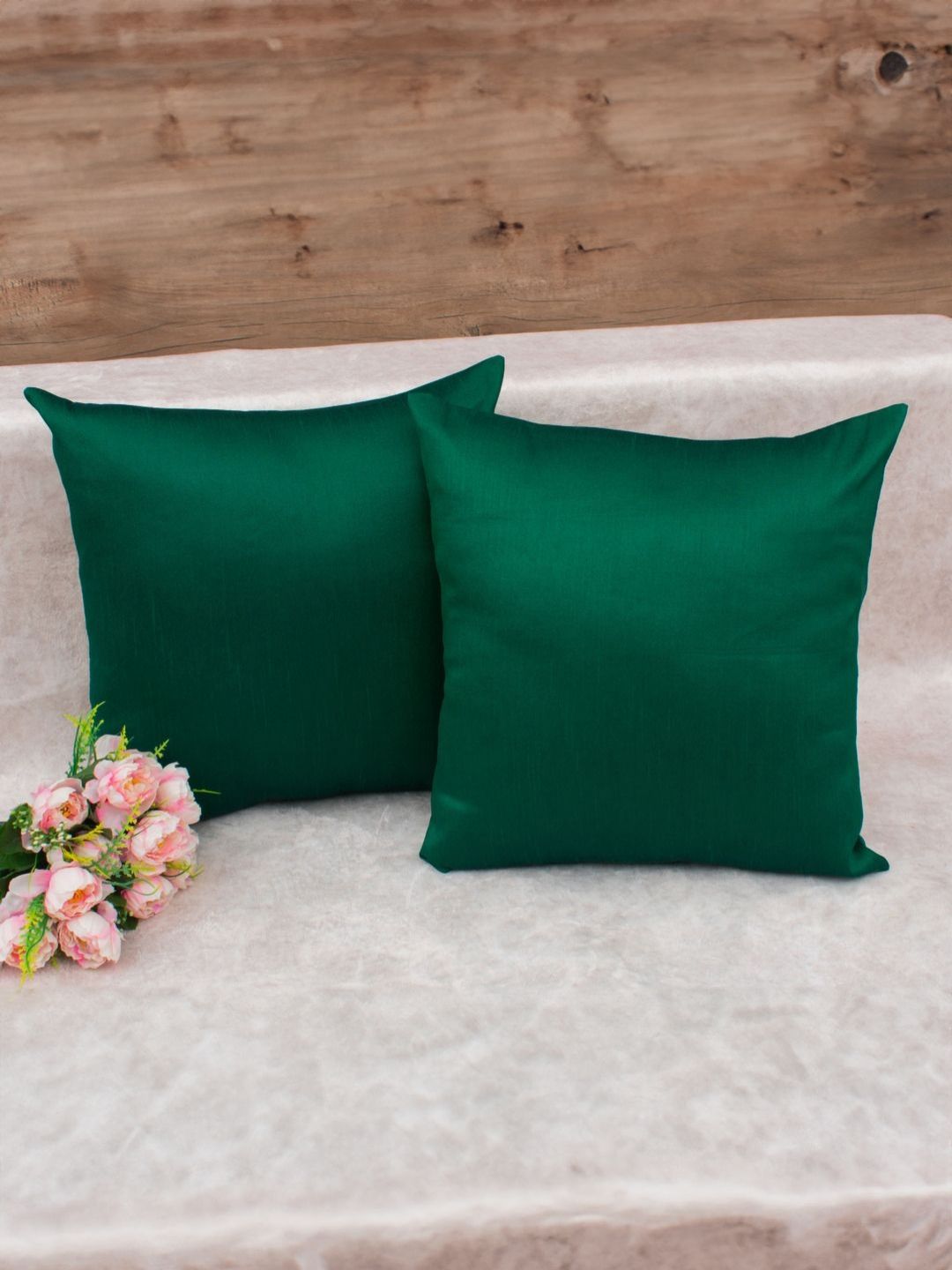 RoyalDeco Green Set of 2 Square Cushion Covers