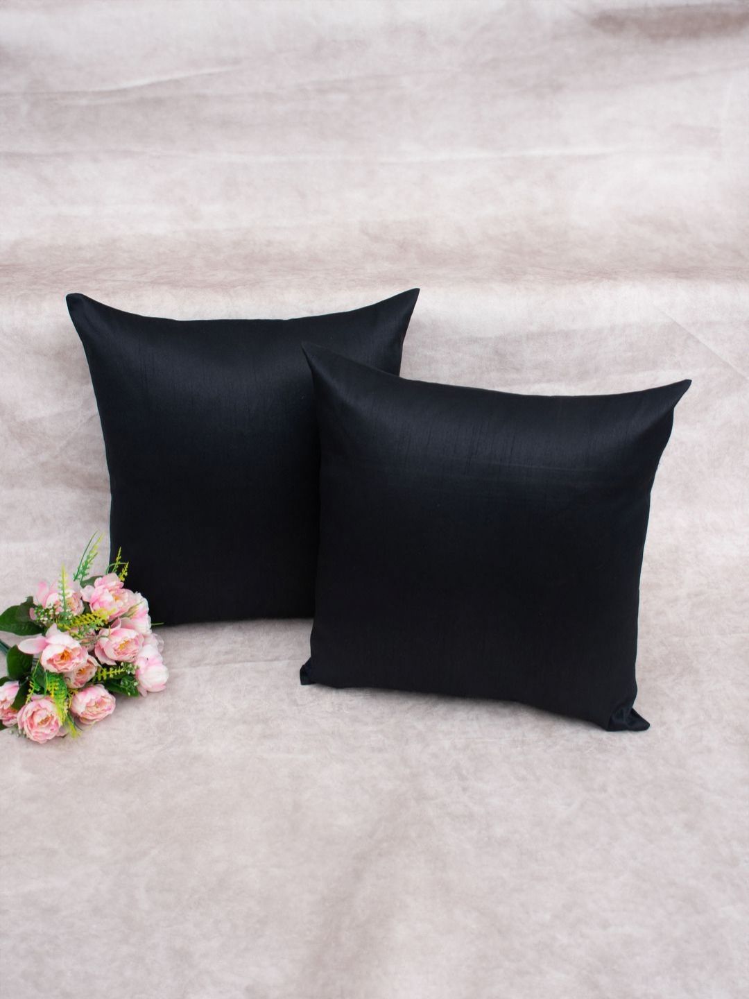 RoyalDeco Black Set of 2 Square Cushion Covers