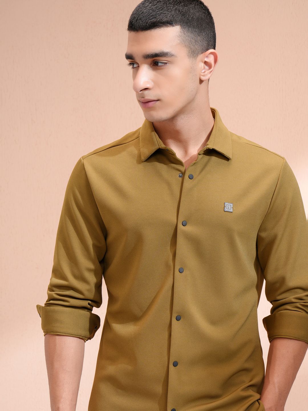 HIGHLANDER Men Slim Fit Opaque Casual Shirt