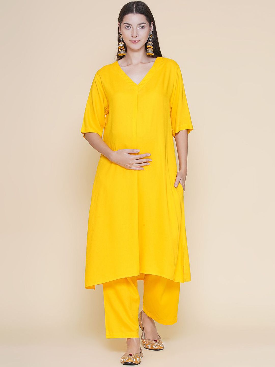 Mine4Nine V-Neck Maternity Straight Kurta With Trousers