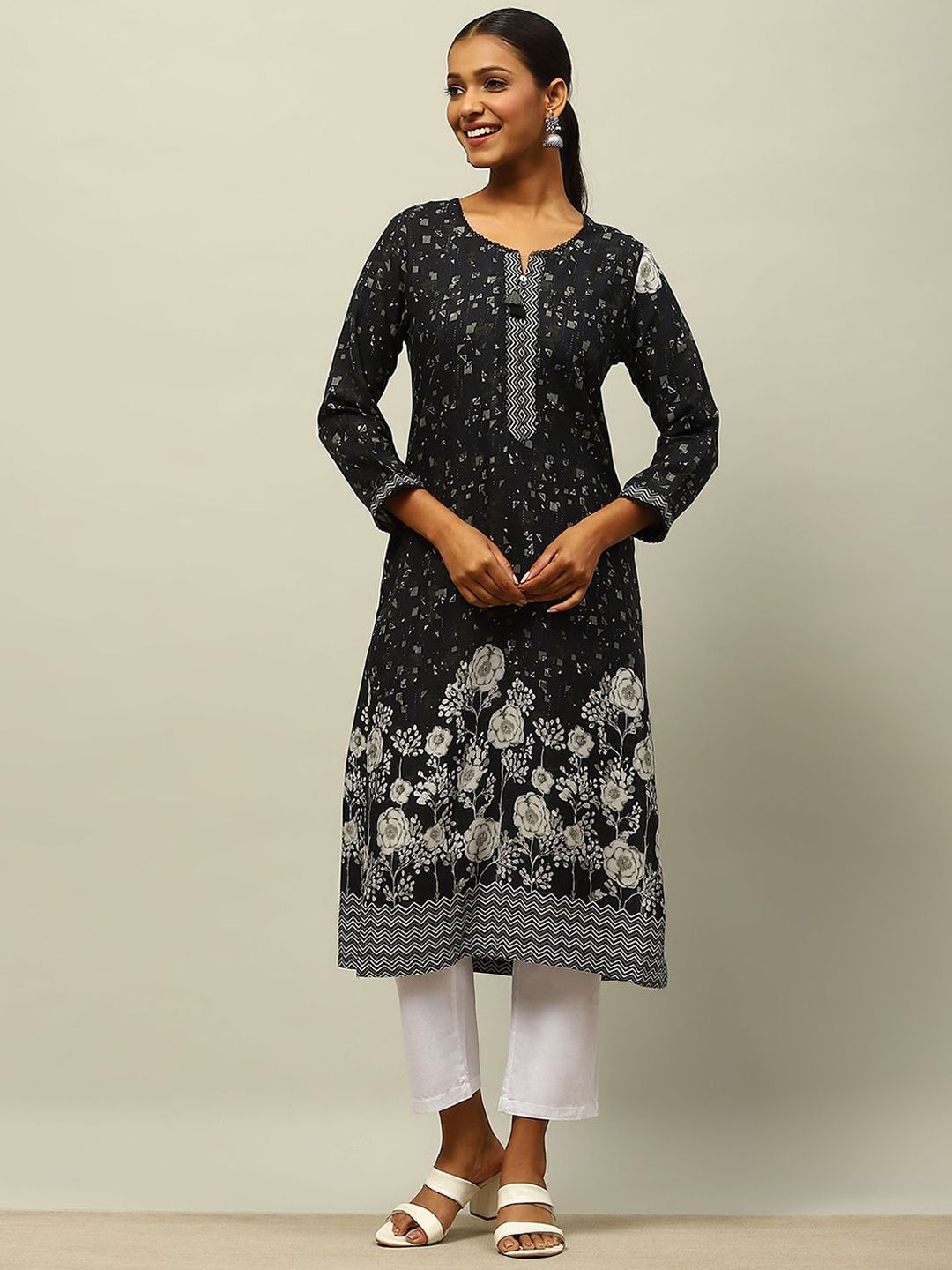 Rangriti Floral Printed Round Neck Three Quarter Sleeves Straight Kurta