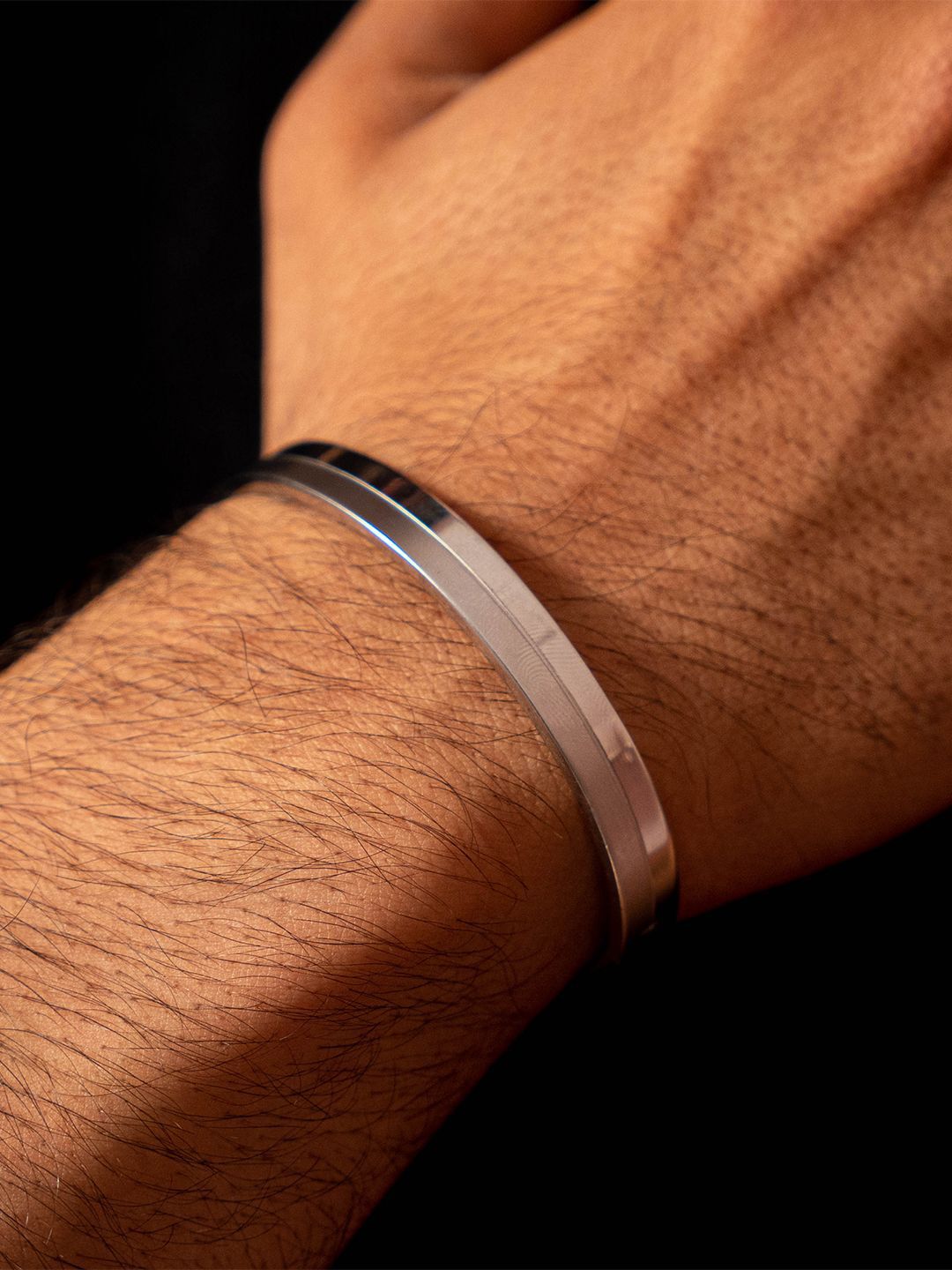 SWASHAA Men Benjomia Stainless Steel Silver-Plated Kada Bracelet