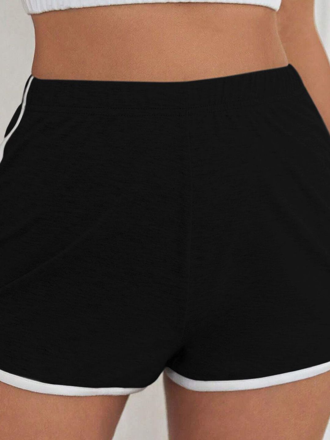 Solid Pattern High-Rise Slip-On Shorts 5