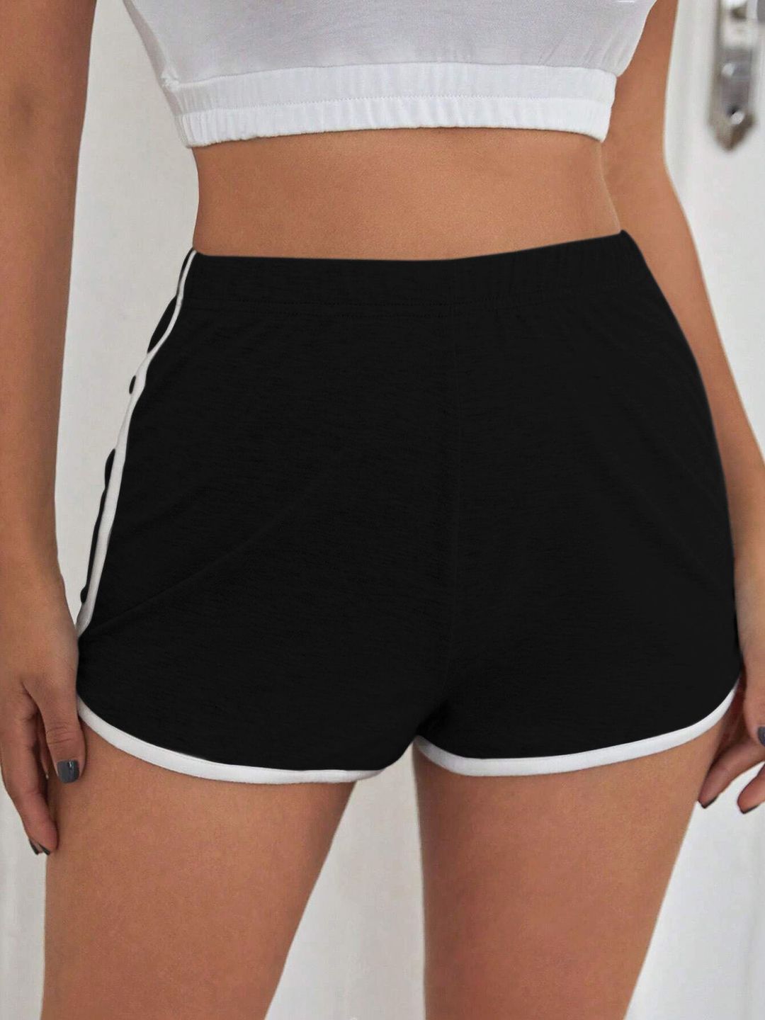 Solid Pattern High-Rise Slip-On Shorts