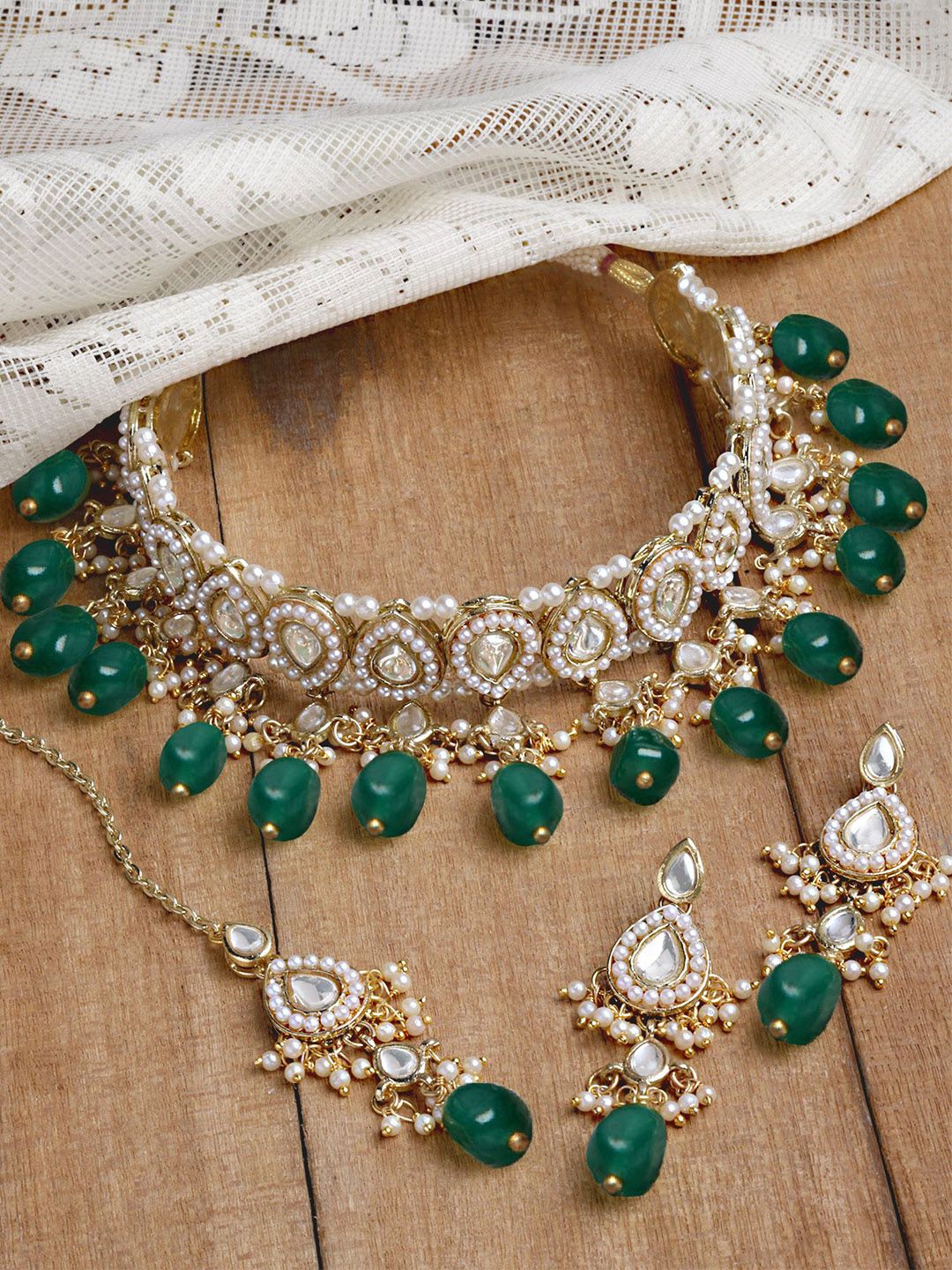 KARATCART Gold-Plated Kundan-Studded & Beaded Jewellery Set