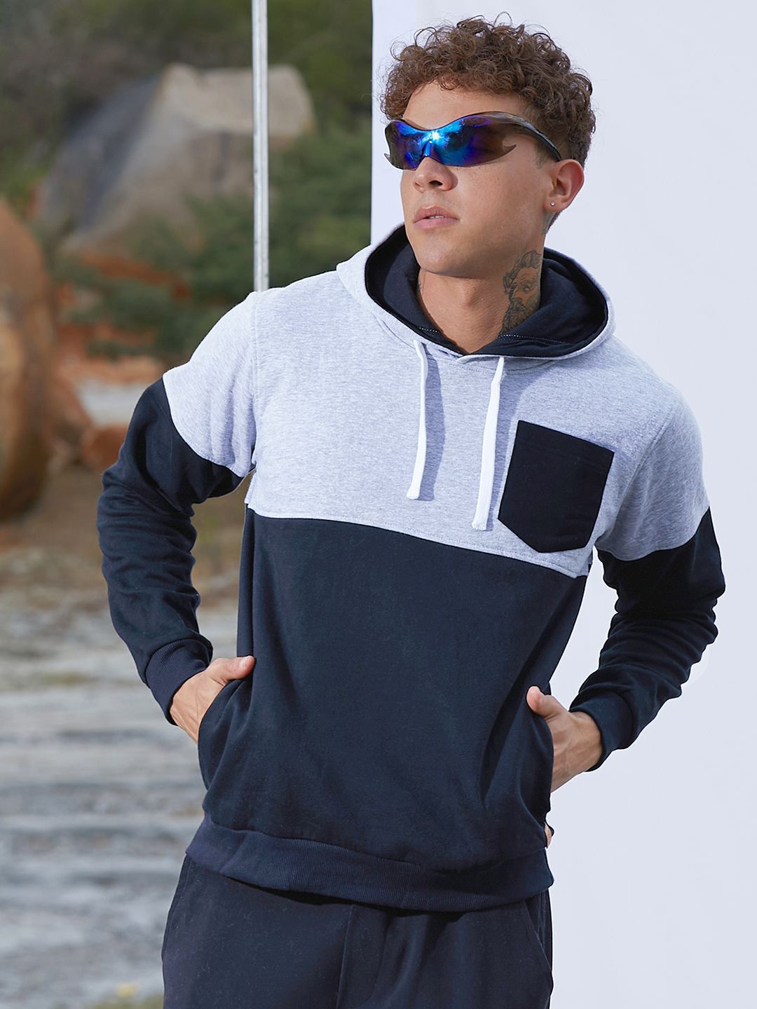 CAHOOT Men Blue Colourblocked Long Sleeves CottonHooded Sweatshirt