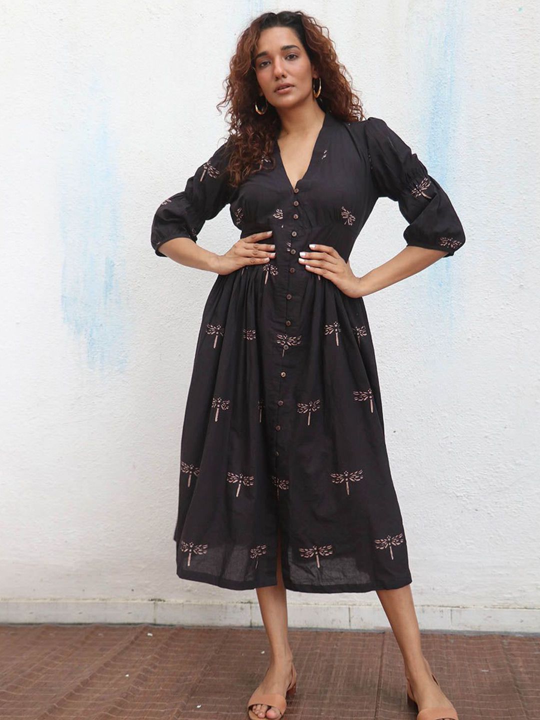Chidiyaa Floral Print Black Printed Cotton Fit & Flare Midi Dress