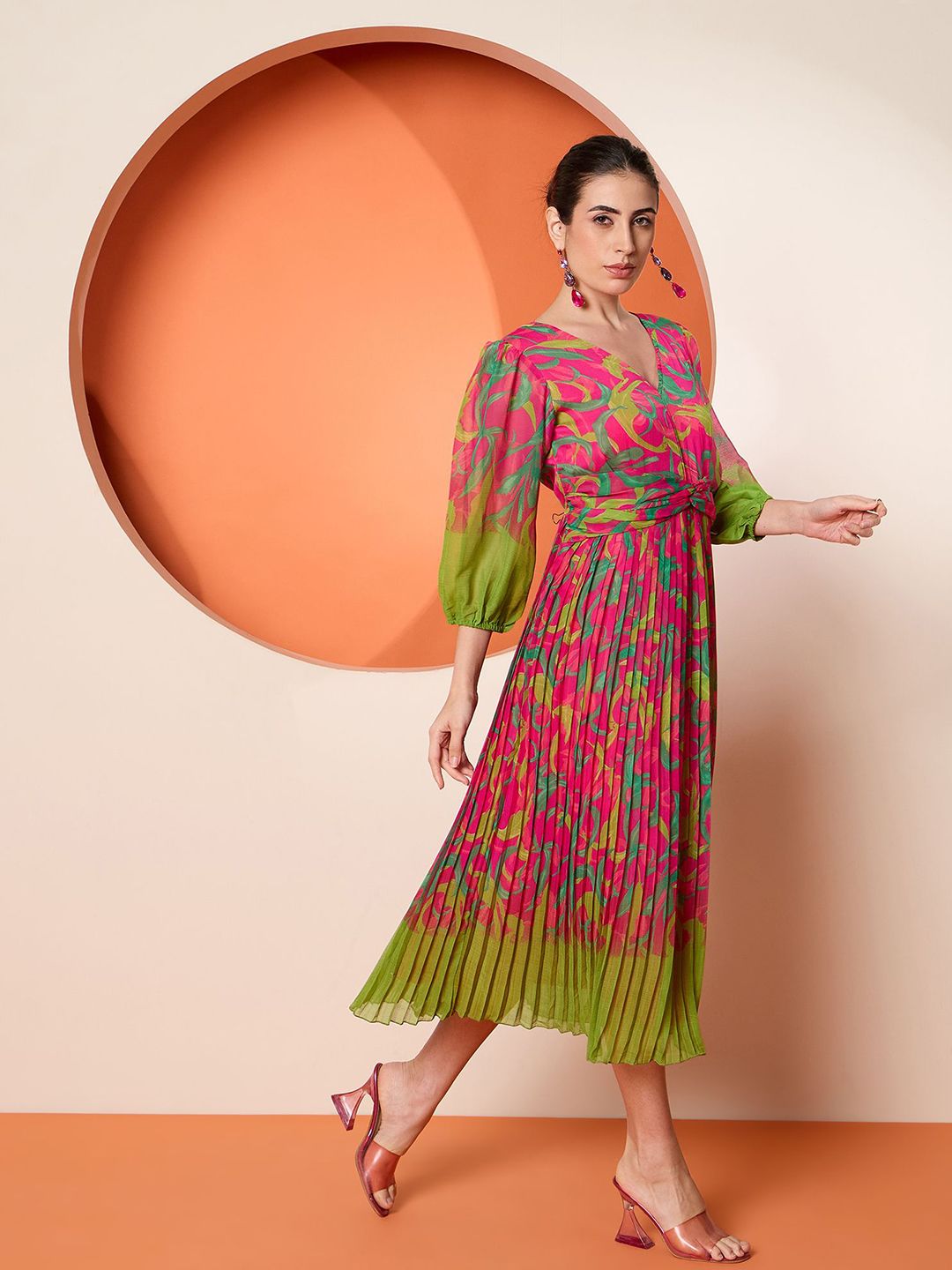 Women Floral Printed Fit & Flare Pleated Midi Dress 3
