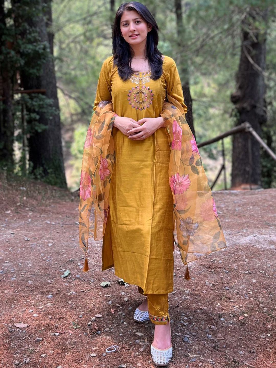 VredeVogel Floral Embroidered Regular Sequinned Cotton Silk Kurta With Trousers & Dupatta