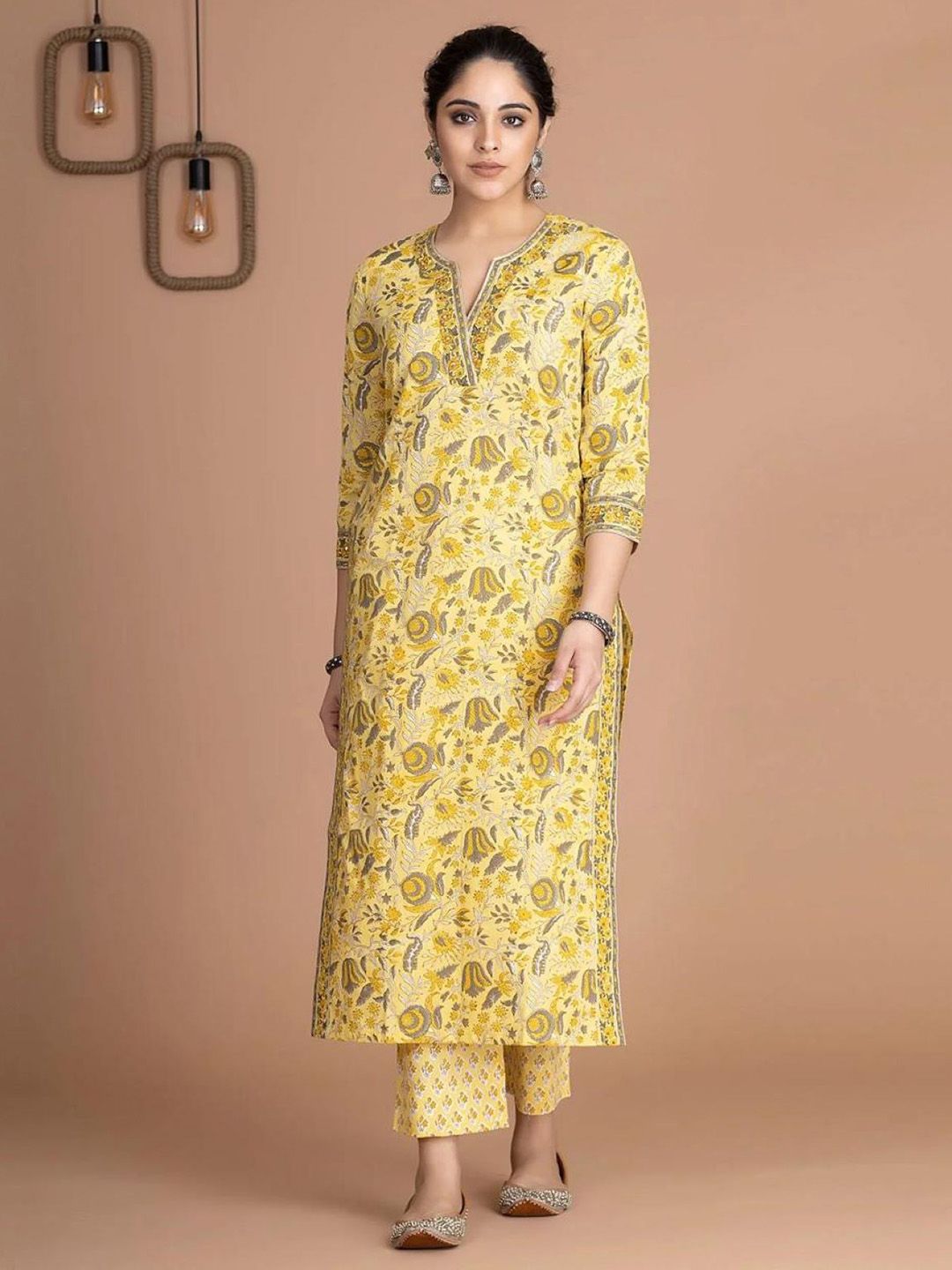 Charnest Floral Printed Gotta Patti Straight Kurta With Trouser