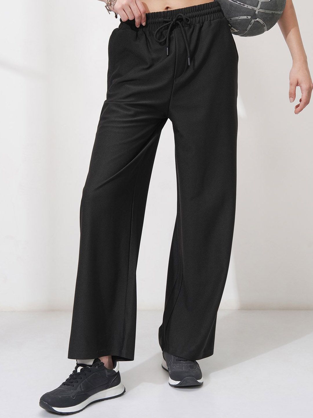 Basics By Tokyo Talkies Women Comfort Straight Fit Mid-Rise Regular Trousers