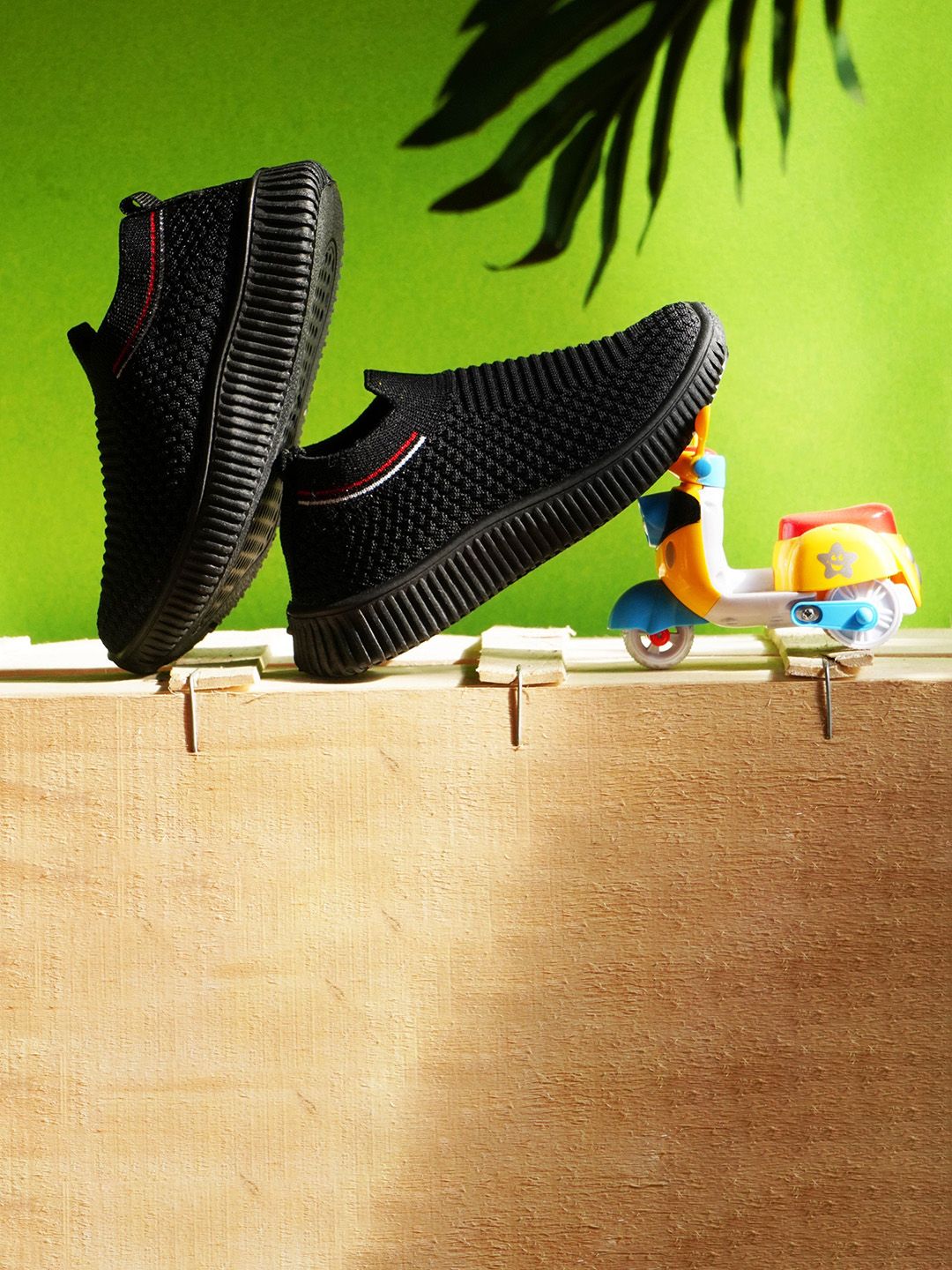 KATS Boys Perforations Sneakers