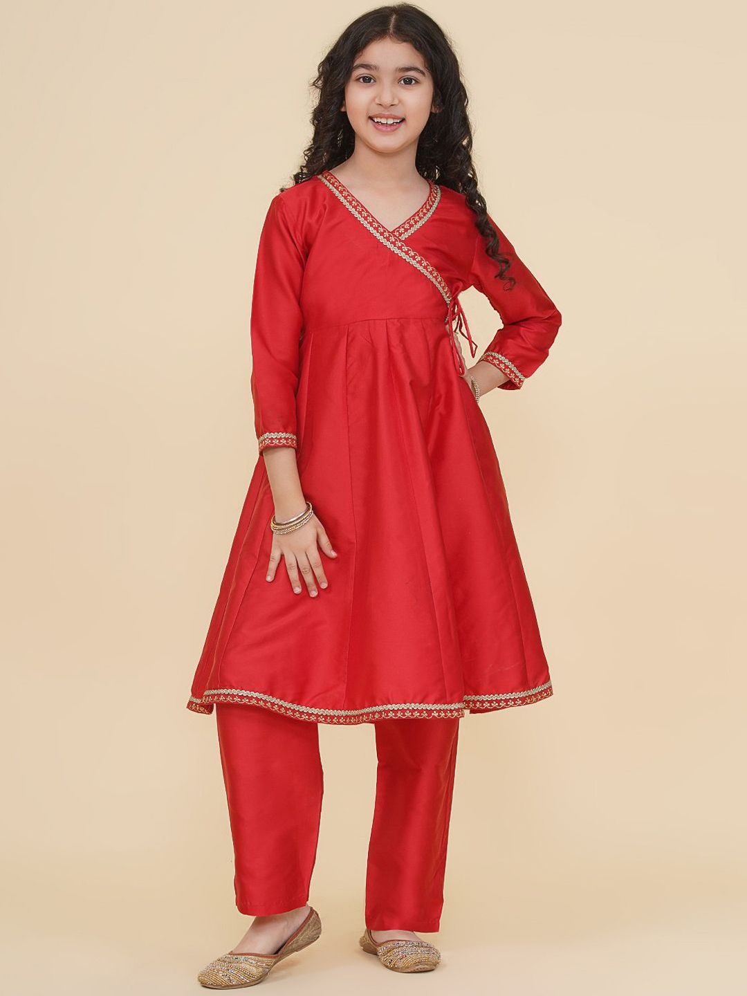 Bitiya by Bhama Girls Floral Yoke Design V-Neck Zari Angrakha Kurta With Trousers