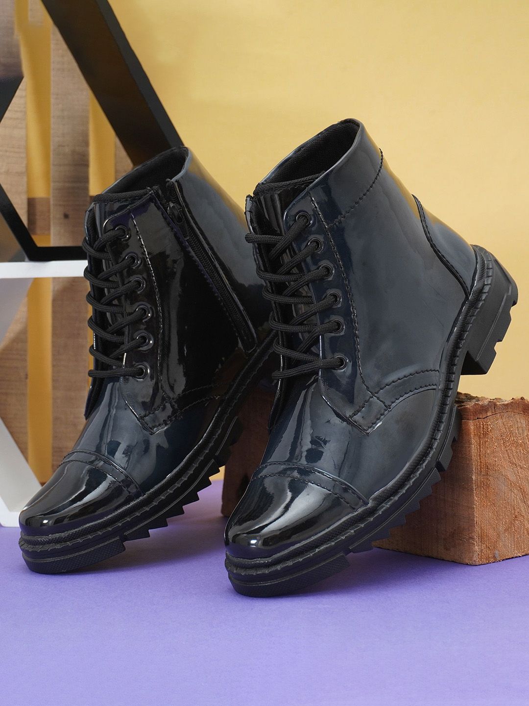 ARIWA Men Textured Casual Regular Boots