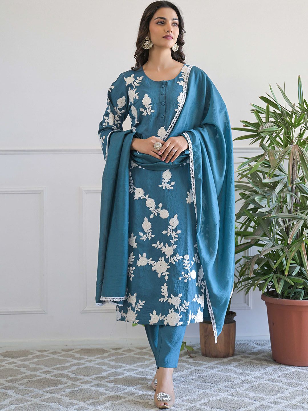 Anouk Women Floral Embroidered Kurta with Trousers & Dupatta