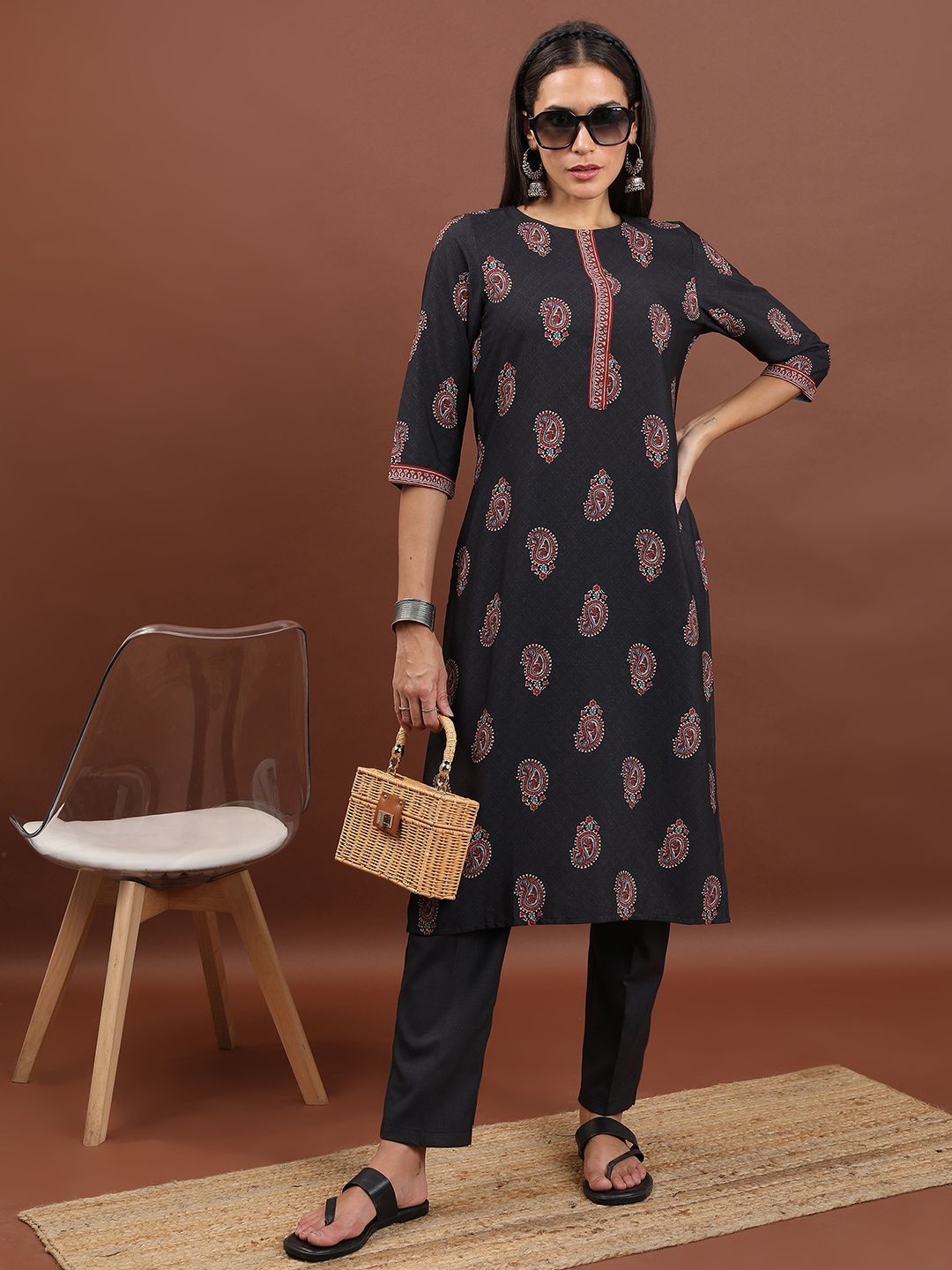 Vishudh Ethnic Motifs Printed Round Neck Straight Kurta
