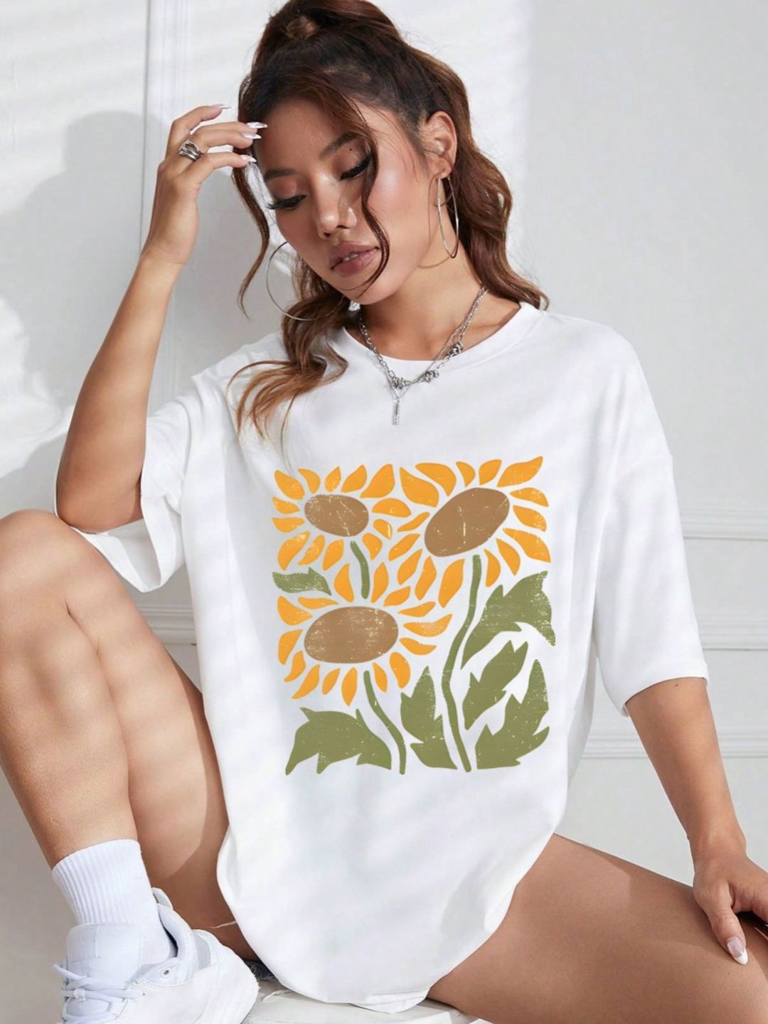 AAHWAN Women Printed Monochrome Applique T-shirt